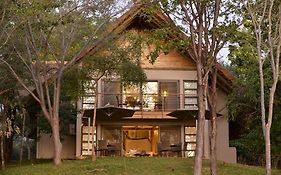 Victoria Falls Safari Suites